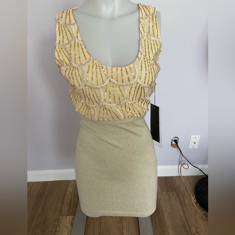 Dress with gold sequin ✨